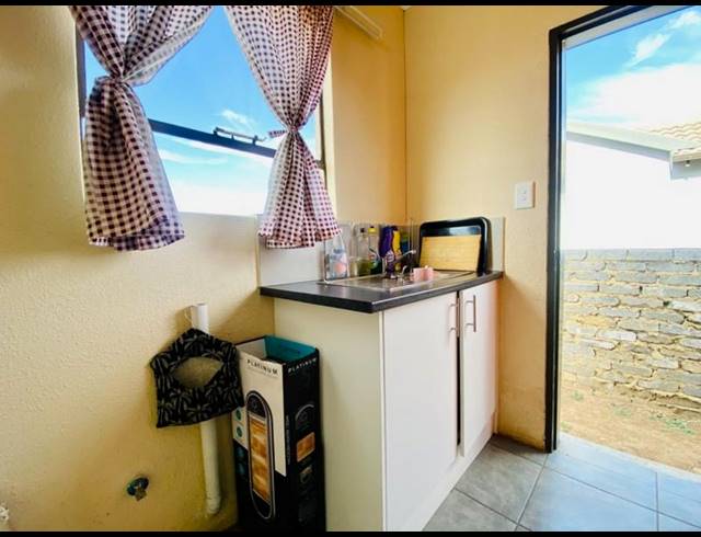 2 BEDROOM HOUSE FOR SALE IN VANDERBIJLPARK CE